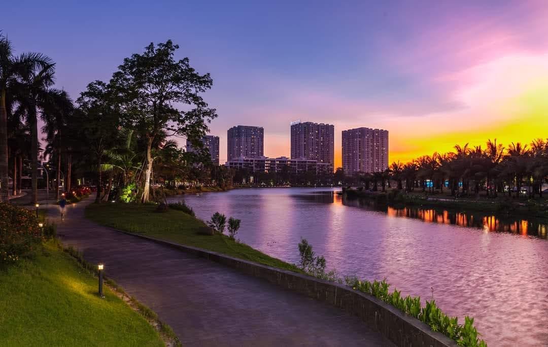 Vỉa hè ở Ecopark